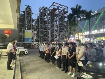 公明社区：“五一”我在岗 坚守不“打烊”