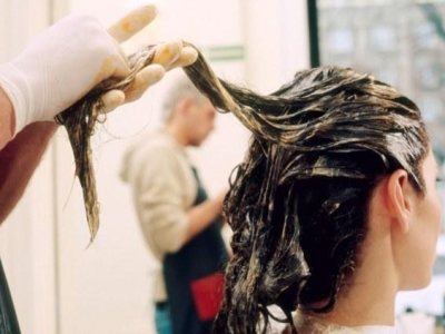 年轻人“DIY染发”热度居高不下 原来是因为……