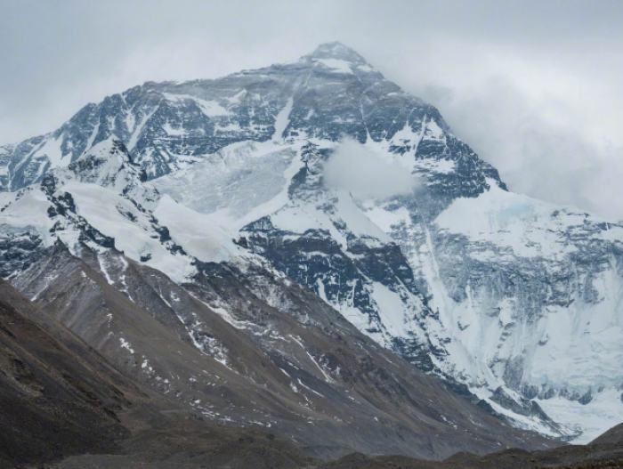 珠峰科考队员前往8300米突击营地，明日冲击世界之巅