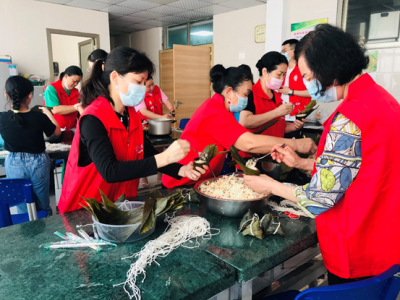粽子飘香 新村社区开展端午节包粽子活动  