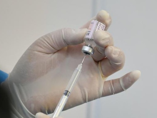 国家卫健委：累计报告接种新冠疫苗337589.8万剂次 
