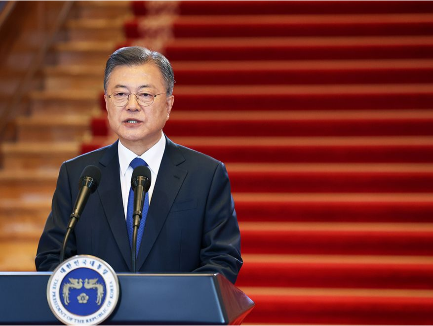 韩国总统文在寅发表卸任演说，下午6时离开青瓦台