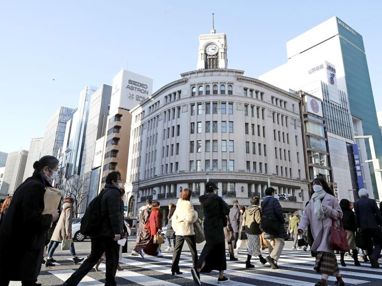 日政府建议户外摘口罩后，东京近7天平均感染人数增124.3%