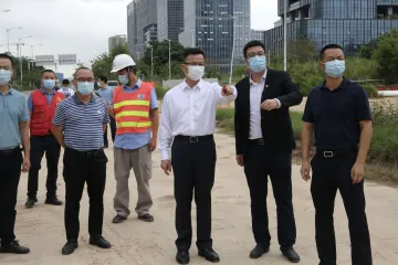 光明街道开展强降雨天气安全隐患排查