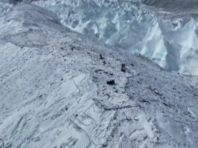 “巅峰使命”珠峰科考启动登顶行动，今晚抵达7028米营地 