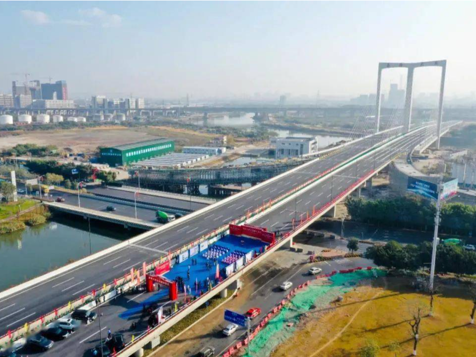 广州番禺大道主线跨线桥开通 南大干线全线明年6月前通车