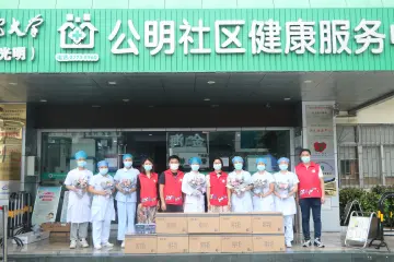 致敬护士节 公明社区慰问社康中心“白衣天使”