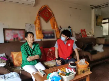 公明社区向独居老人传递温暖与关爱