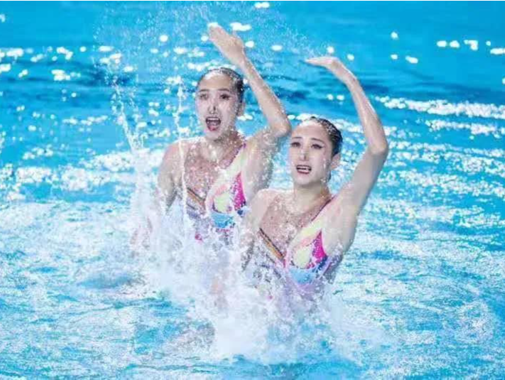 再突破！深圳花泳姐妹花助中国队获世锦赛集体技术自选金牌