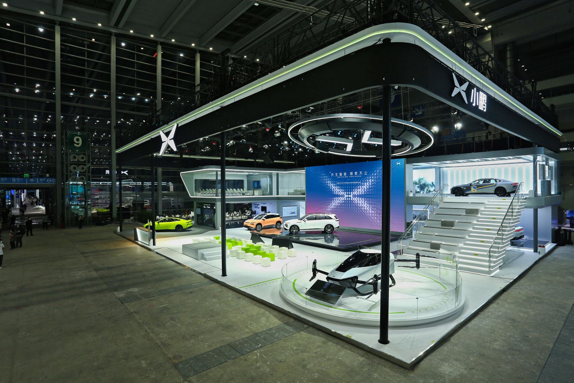 小鹏汽车全系车型亮相粤港澳车展，全面展现产品的潮酷、智能、品质