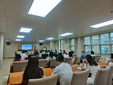 为职工充电赋能！凤凰街道开展职工素质提升培训活动