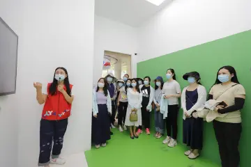 沉浸式体验“红色时空舱” 玉塘街道组织开展新时代文明实践系列活动