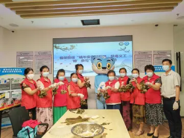 禁毒义工“粽”参与，福保街道给禁毒义工“送”上节日祝福和禁毒知识  