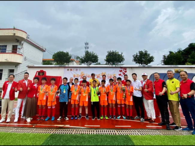 深圳狮子会公益足球助学活动走进龙川