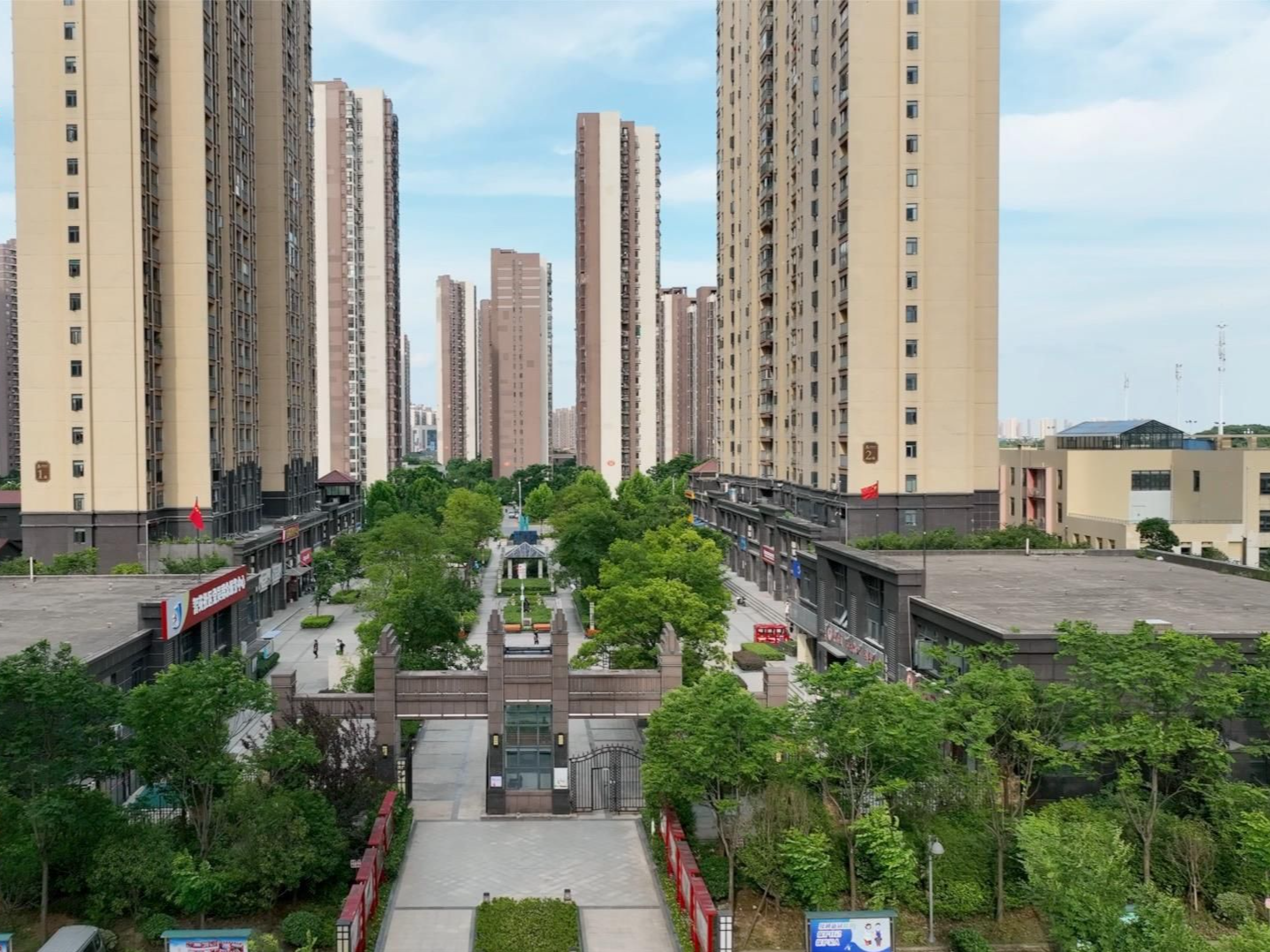习近平湖北行丨走进武汉市东湖高新区智苑社区