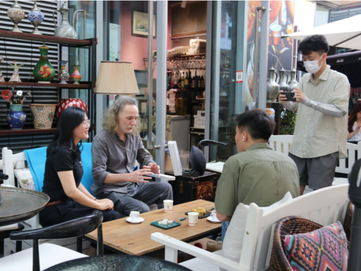 走街串巷寻鲜 深圳南山区海上世界引领“国际美食”热