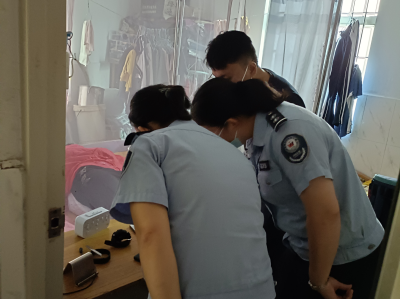 松岗网格员接到广西紧急求助电话 会同民警上门帮办暖人心