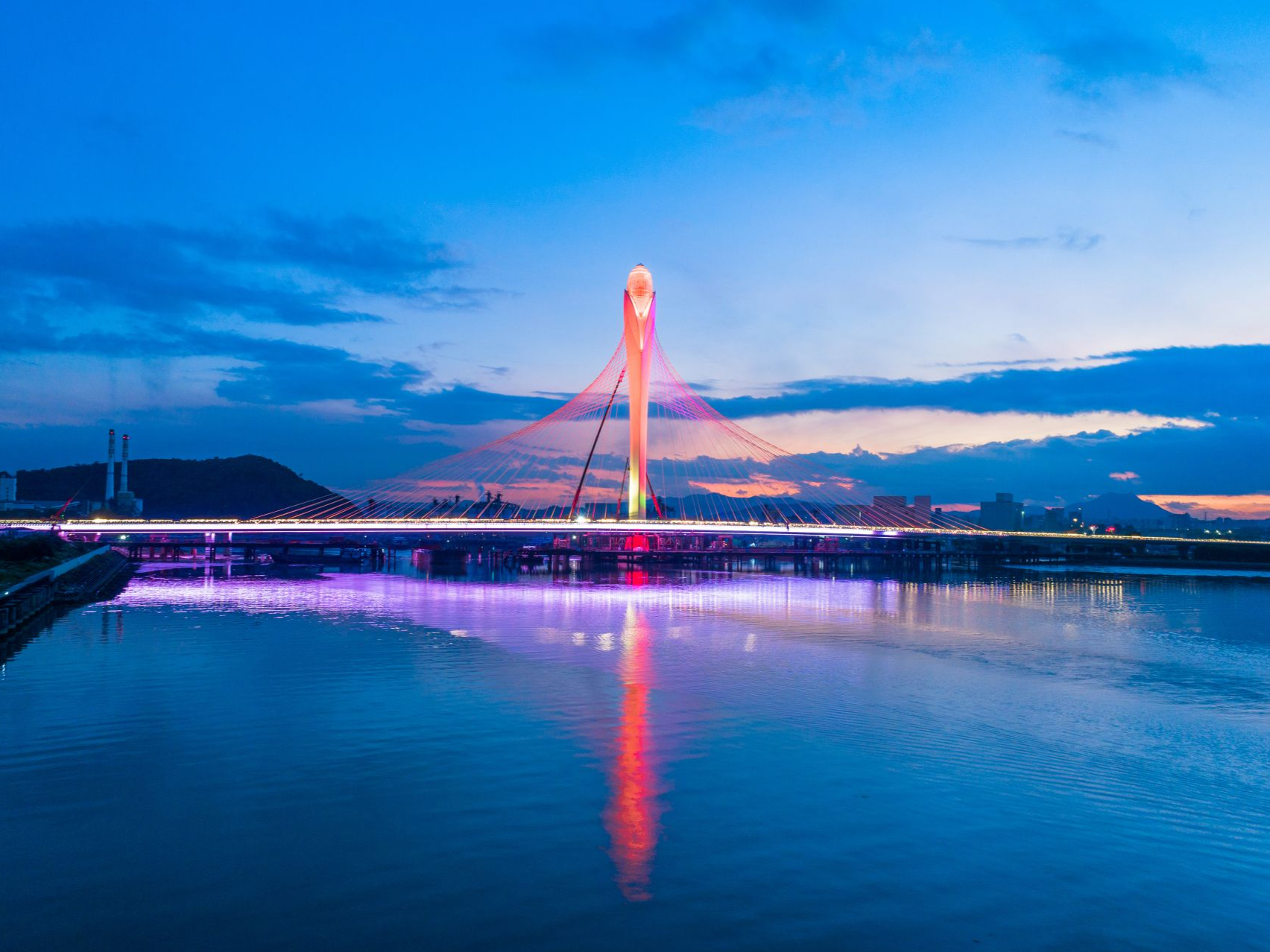 东莞滨海湾大桥正式通车