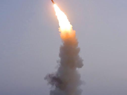 韩国军方：朝鲜向半岛东部海域发射不明弹道导弹