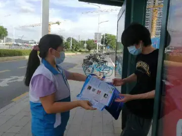 倡导乘客平安出行 凤凰街道进公交场站开展禁毒宣传