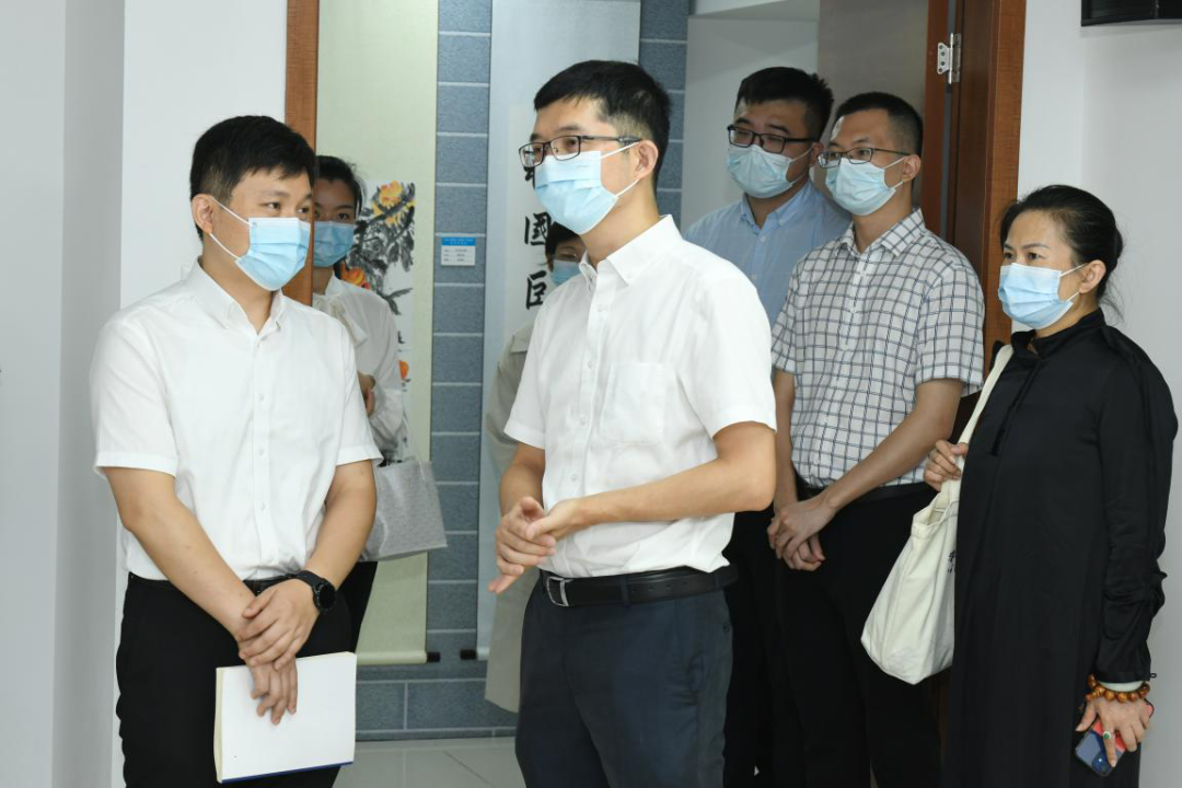 深圳市委老干部局联合验收组赴坪山区开展长青老龄大学体系标准化建设验收工作