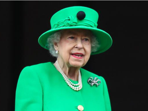 英国女王伊丽莎白二世成为世界上在位时间第二长的现代君主