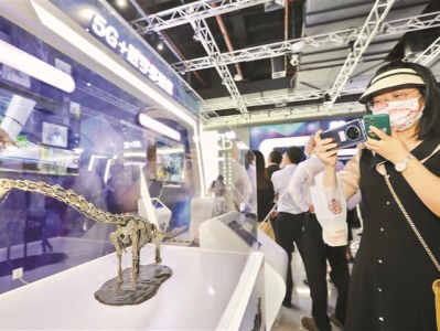 企业加码布局 VR销量吸睛  虚拟现实产业催生新业态