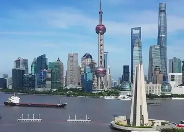 沿着总书记的足迹 | 上海：勇担新使命 当好排头兵