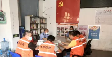 石岩推进垃圾分类入户宣传，巩固文明城市创建