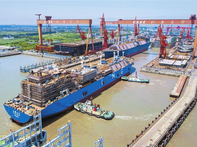 深圳市属国企首艘LNG运输船下水