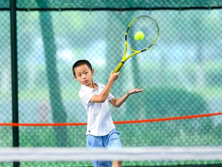 “中铁建南沙投资”青少年网球赛开赛