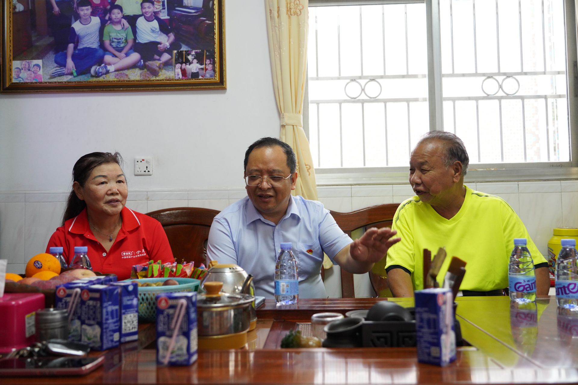 光明区人大常委会主任带队慰问退役军人代表