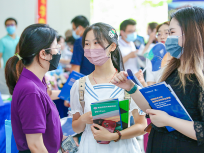 又一届毕业生奔赴远大前程 深圳技术大学2022毕业典礼举行