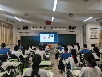 公明社区以法为盾与法同行 呵护未成年人健康成长