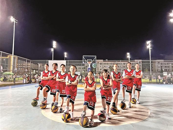 篮球场上秀英姿 福海成立少年女子篮球队