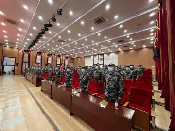玉塘街道200余名民兵接受集中点验民兵点验展风采，铿锵誓言铸使命