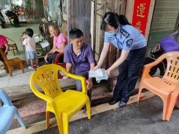 “敲开门、见到人、讲清楚”——新湖街道网格员坚持“三步骤”提高垃圾分类宣传覆盖率