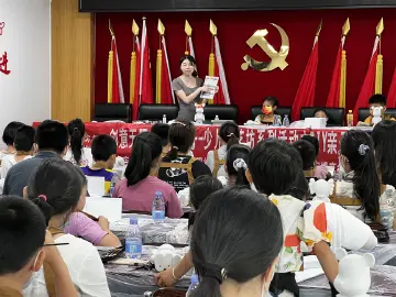 公明社区开展亲子DIY涂鸦绘画活动