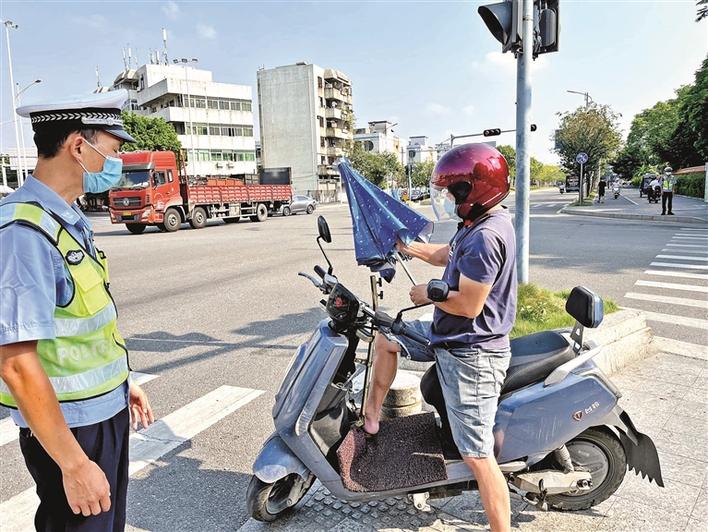 电动自行车加装遮阳篷隐患多，宝安交警联合各街道开展专项整治行动