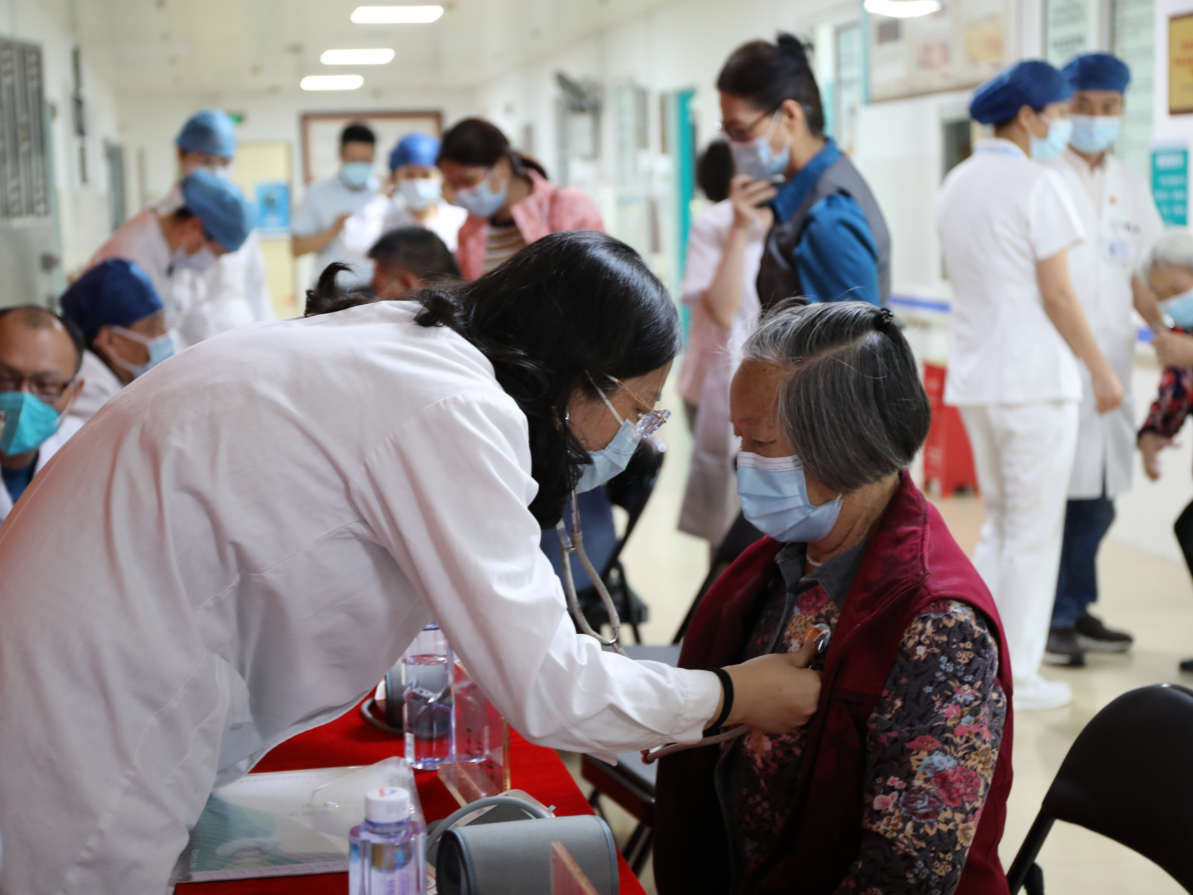 深圳形成“15分钟社康服务圈”，3528个家庭医生团队成为市民健康管家