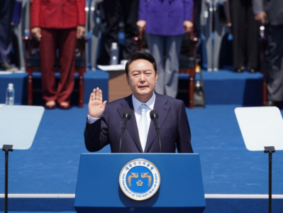 韩国总统尹锡悦支持率首次跌破30%