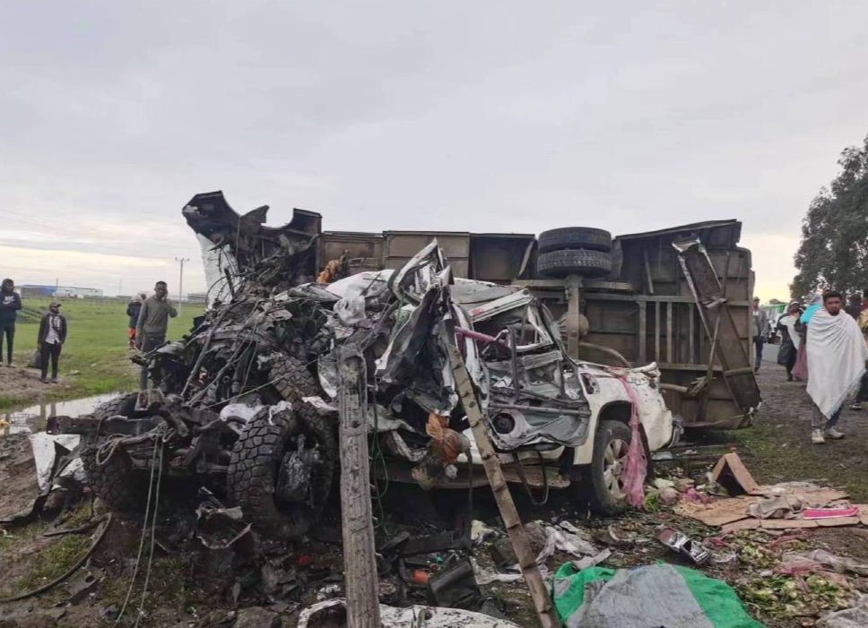 埃塞俄比亚一辆公交巴士与皮卡相撞，三名中国公民不幸遇难