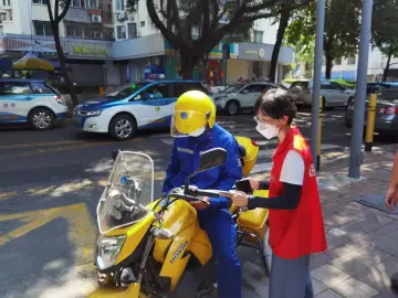 党员齐上阵 全家总动员——园岭街道全力发动志愿者力量参与疫情防控工作 