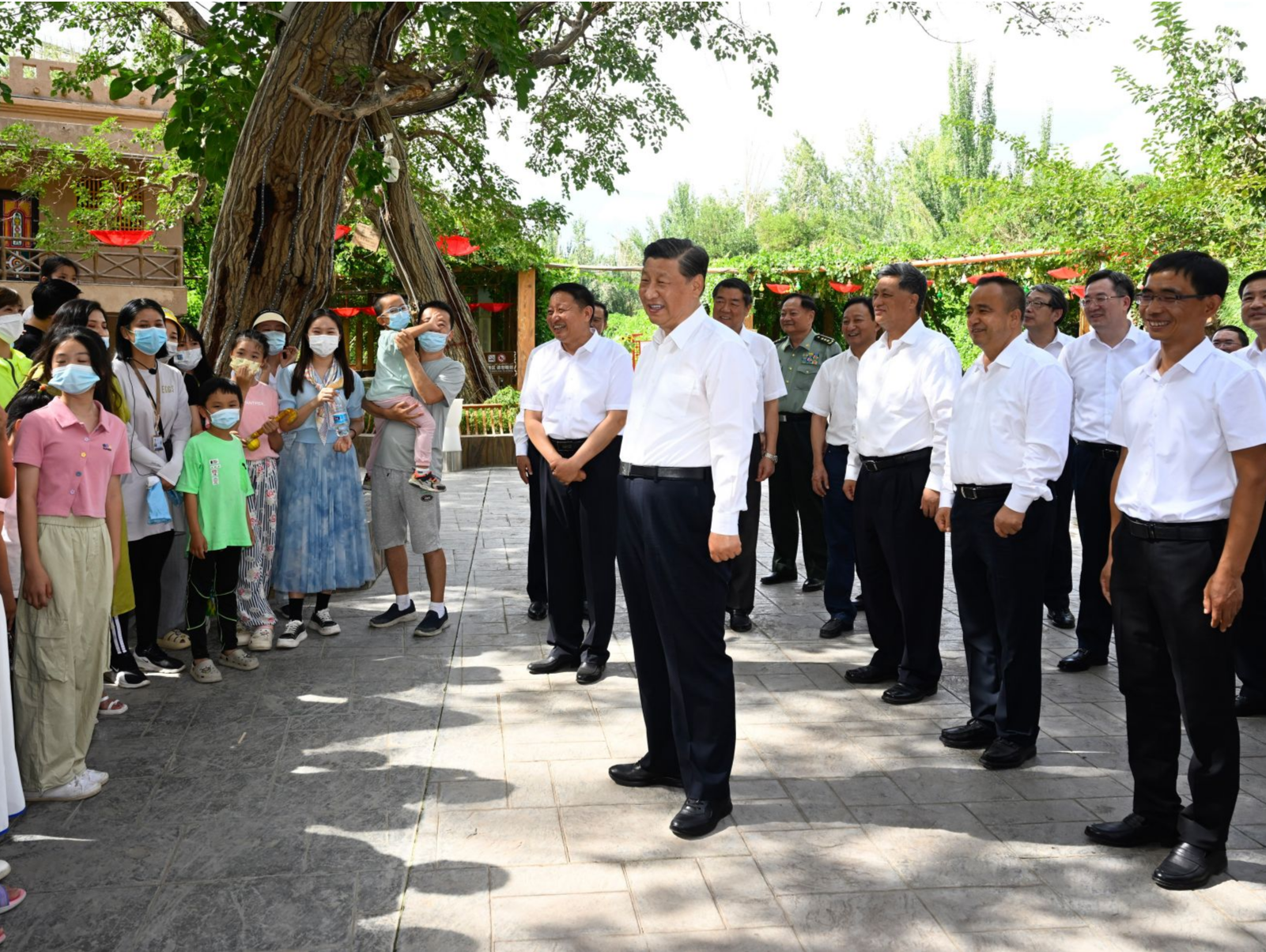 习近平：建设团结和谐繁荣富裕文明进步安居乐业生态良好的美好新疆