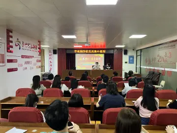李松蓢社区“光明虹”党员志愿先锋集中报道，争当“党员服务之星”
