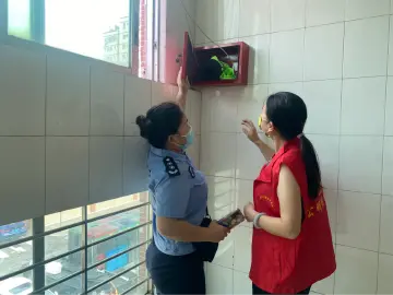 扎紧安全网守护“小候鸟”暑期安全，公明街道开展居家安全宣传排查行动