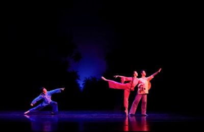 民族芭蕾艺术之花，红色经典殿堂瑰宝——《红色娘子军》，八月在文化中心盛放！