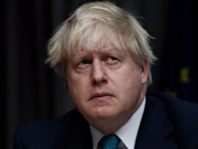集体辞职“逼宫”，谁将继任英国首相？