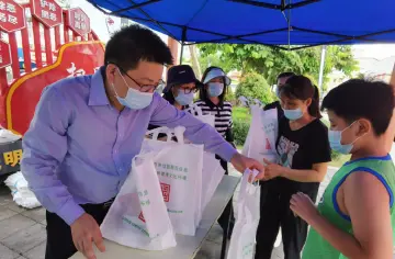 公明街道人大工委助力深圳创建全国文明典范城市宣传巩固创文改造成果