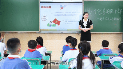年度教师｜朱钐钐：扎根三尺讲台，成就孩子们的未来
